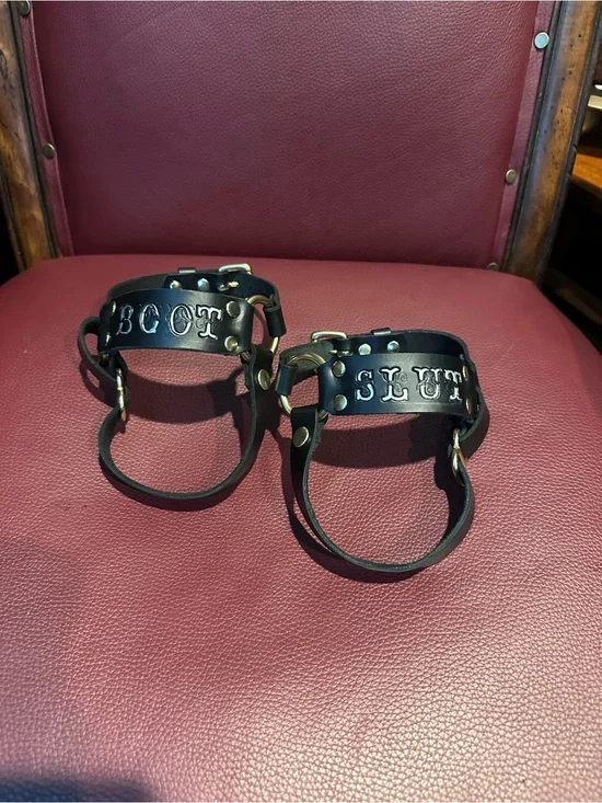 Boot accessory straps